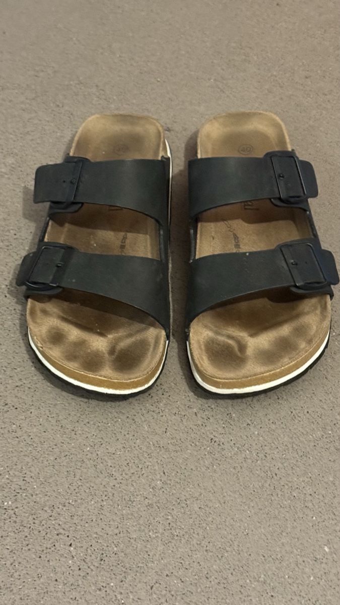 Scarpe da donna: Sandalen/ Hausschuhe Grösse 40, ähnlich wie Birkenstock – Usato da Luzern venduto da mar_x96f