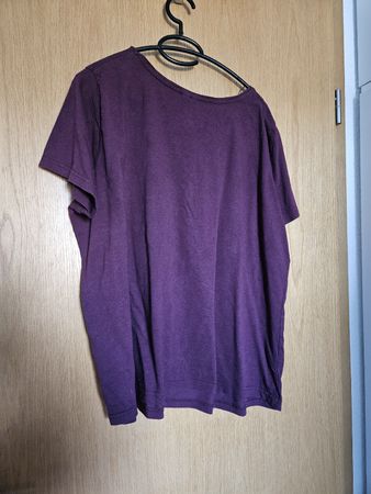 Damen T-Shirt violett mit Knopfleiste guter Zustand