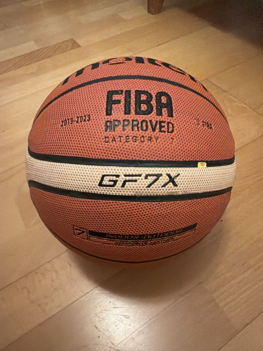Ballons: Molten Basketball  – D'occasion à Zürich par arr_vq5w 2