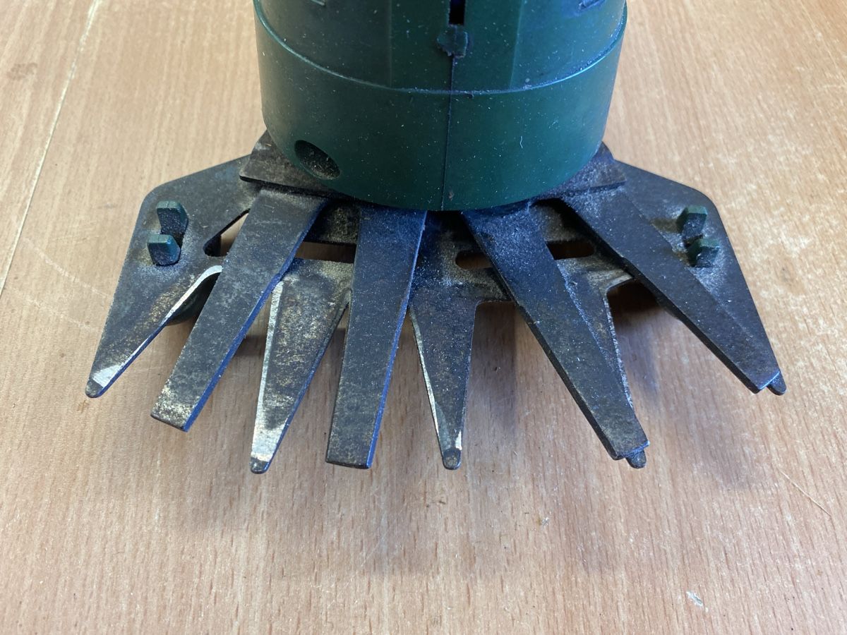 Bosch Tutti gli attrezzi: Heckenschere Bosch Retro funktioniert 220volt – Usato da Buchs SG venduto da rosadoro1973 1