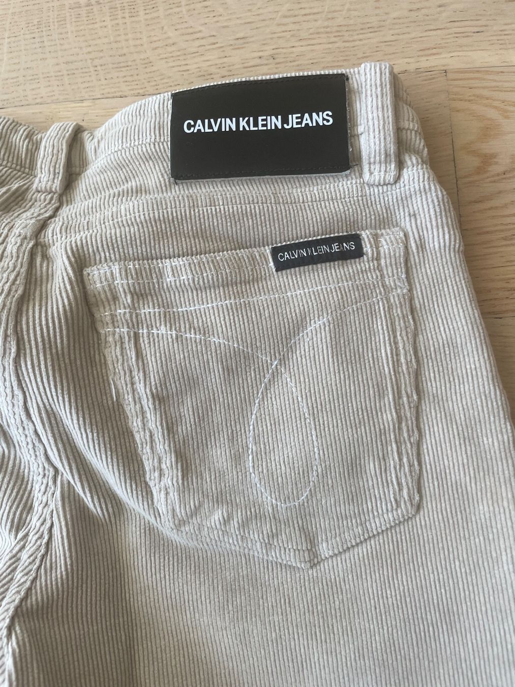 Calvin Klein Pantaloni: Calvin Klein Kinderhose Gr. 140 – Usato da Wallisellen venduto da Rally68 2