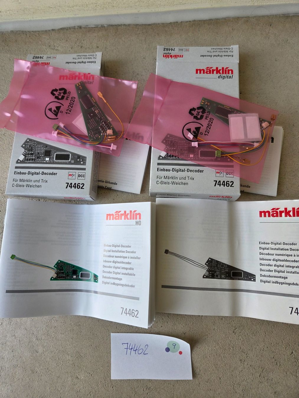 Märklin Modellini di ferrovie: Märklin Einbau-Digital-Decoder 74462 (9) - 2 Stk. – Nuovo e nell'imballaggio originale da Udligenswil venduto da Giordi3 1