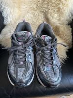 Gut erhaltene Damen Turnschuhe, Grautöne, Grösse 37