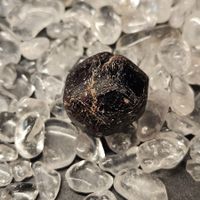 Granat Rohstein / natürlicher Kristall (17,9g)