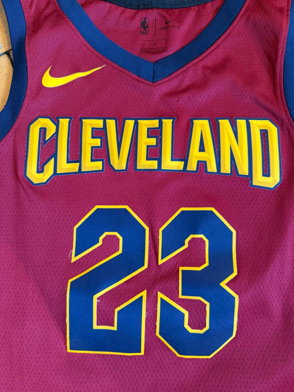 Canottiere & Pantaloni: Maillot Cleveland Cavaliers LeBron James 23 – Usato da Genève venduto da rij_7zrr 2