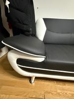Sofa schwarz weiss Kunstleder 2-Sitzer guter Zustand