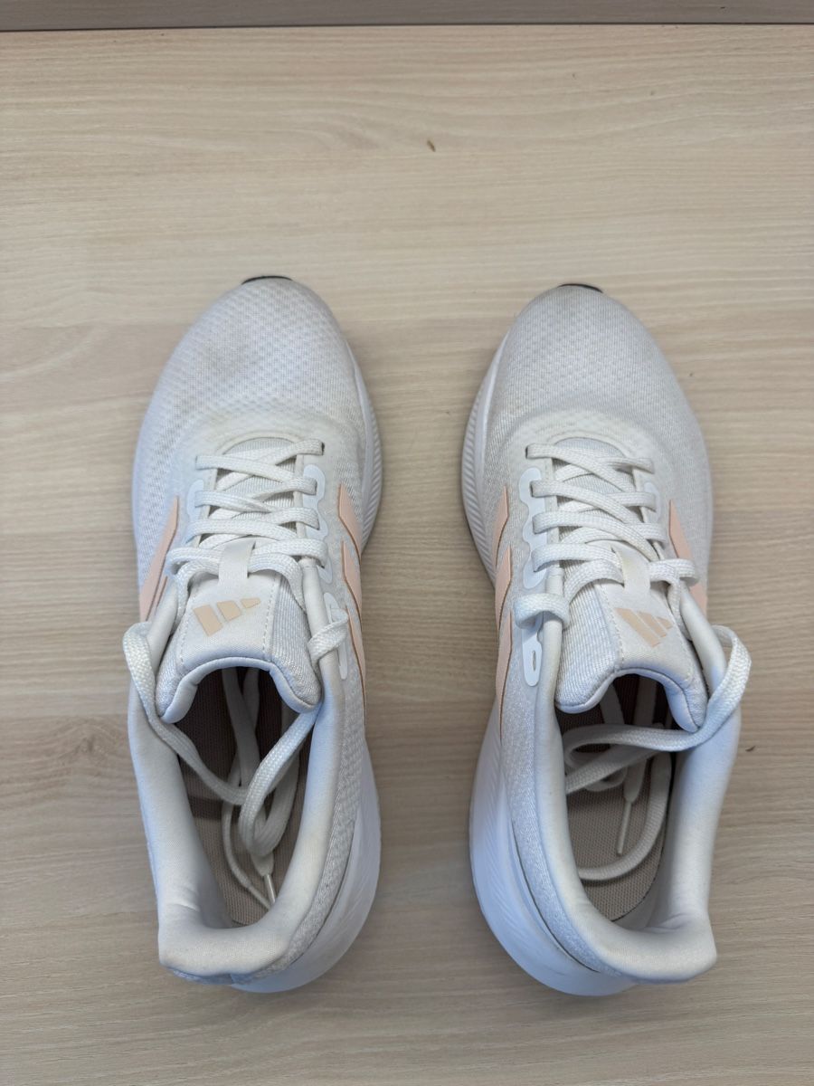 Adidas Chaussures femmes: Adidas Running Shoes Cloudfoam White – D'occasion à Clarens par Ian_calvin 3