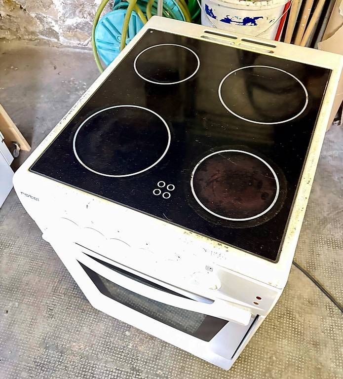 Cucine: Cuisinière électrique "four & plaques vitrocéramiques" – Usato da Coffrane venduto da sandro1904 1