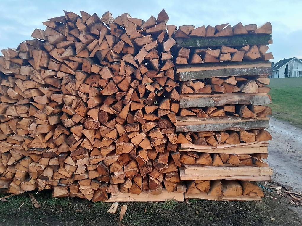 Holzartikel: Brennholz/Laubholz trocken – Gebraucht aus Inkwil von karlheinz07