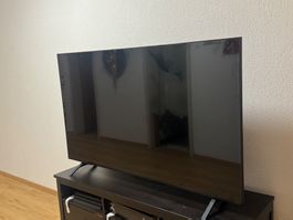 LG TV wird mit einem kostenlosen IKEA TV-Ständer gelief