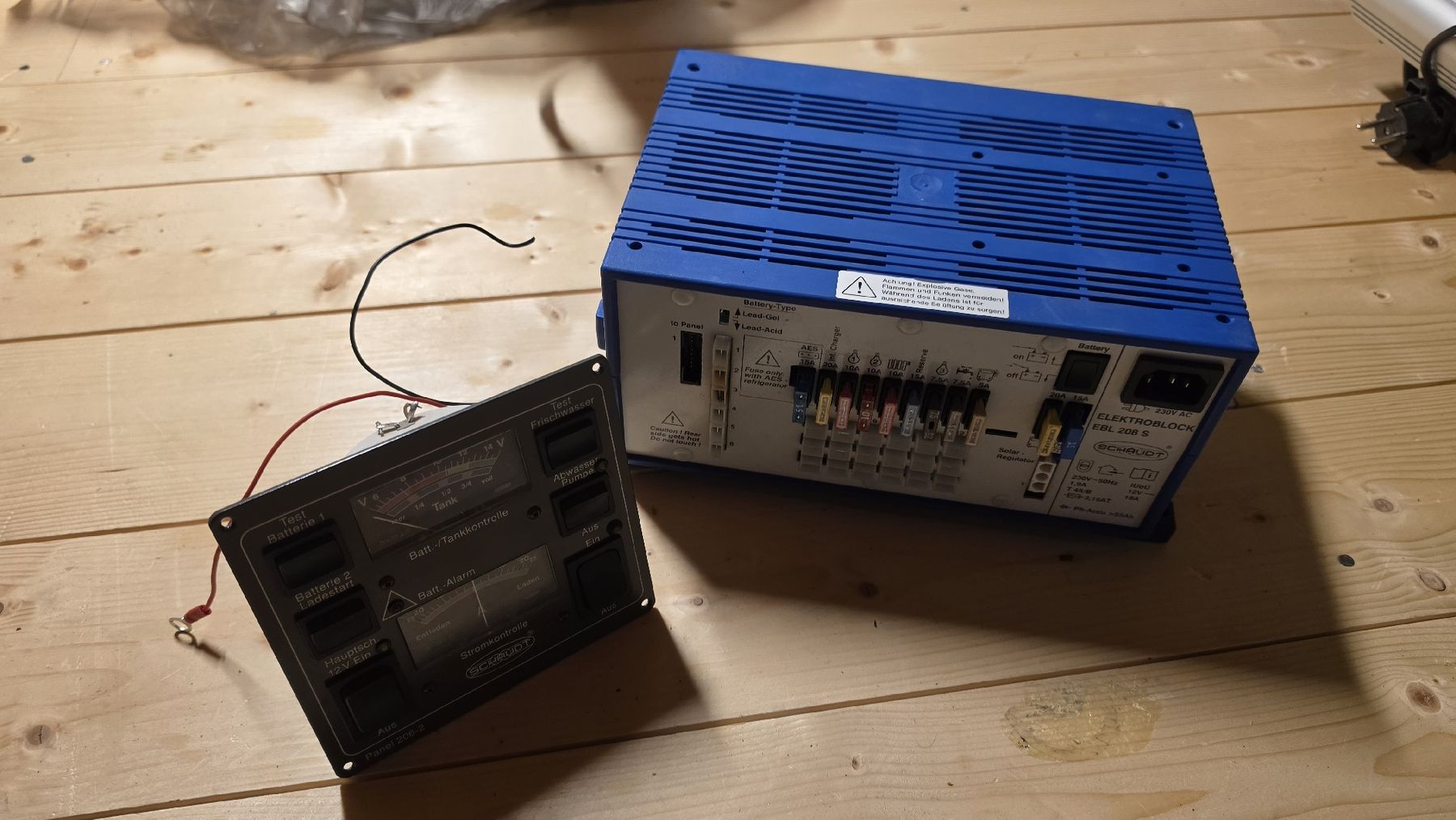 Componenti elettronici: Elektroblock EBL 208 s mit Anzeige – Usato da Hausen am Albis venduto da M.Kurz