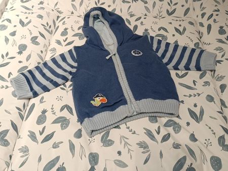 Baby Strickjacke mit Kapuze,Grösse 62