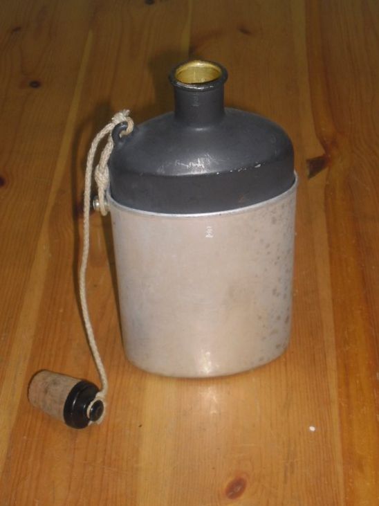 Schweizer Armee Ausrüstung & Ersatzteile: Feldflasche 1940 , Original CH Armee – Gebraucht aus Büren SO von omsa 2
