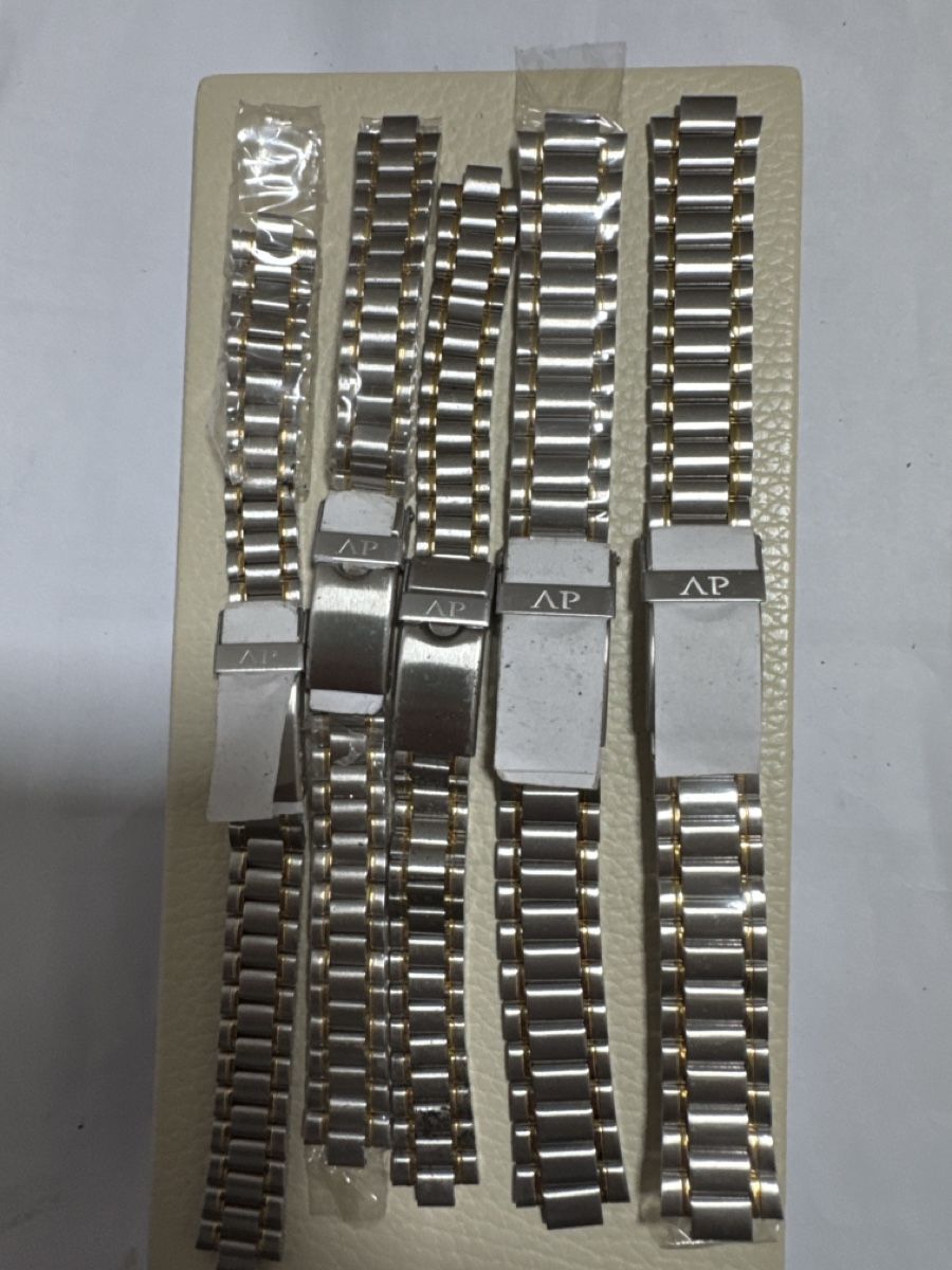 Bracciali & Braccialetti: Lot de 5 Bracelets de Montre - État Impeccable – Usato da La Chaux-de-Fonds venduto da lida2005