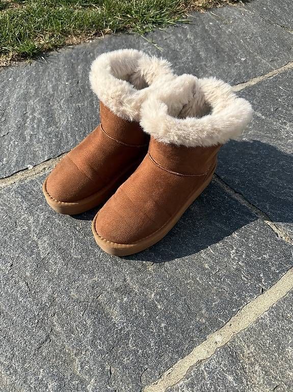 Chaussures filles: Stivaletti invernali  – D'occasion à Solduno par nad_x8wd