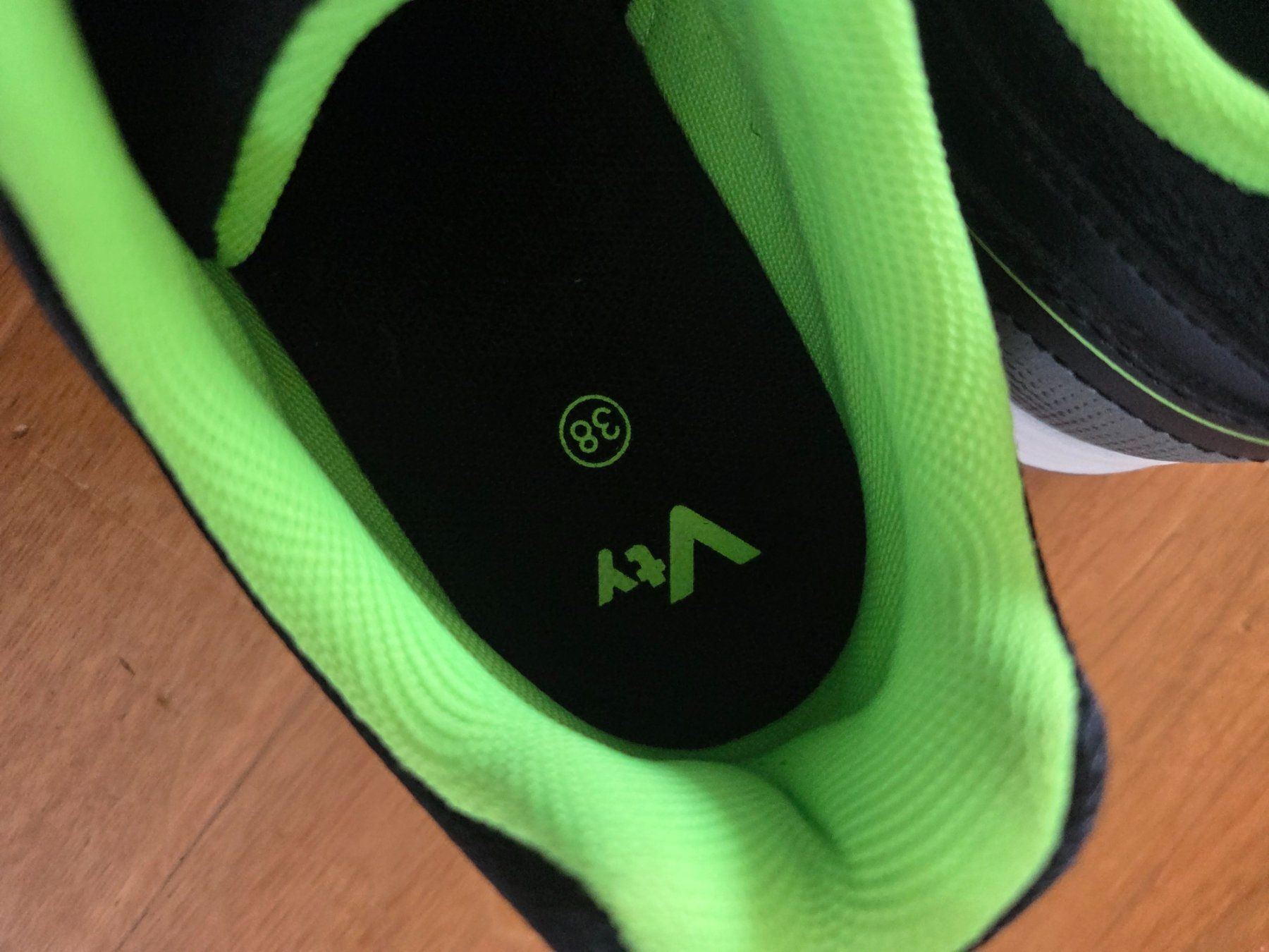 Scarpe per ragazzi: Hallenschuhe Vty Gr 38 neu – Nuovo (secondo la descrizione) da Port venduto da Darialina 2