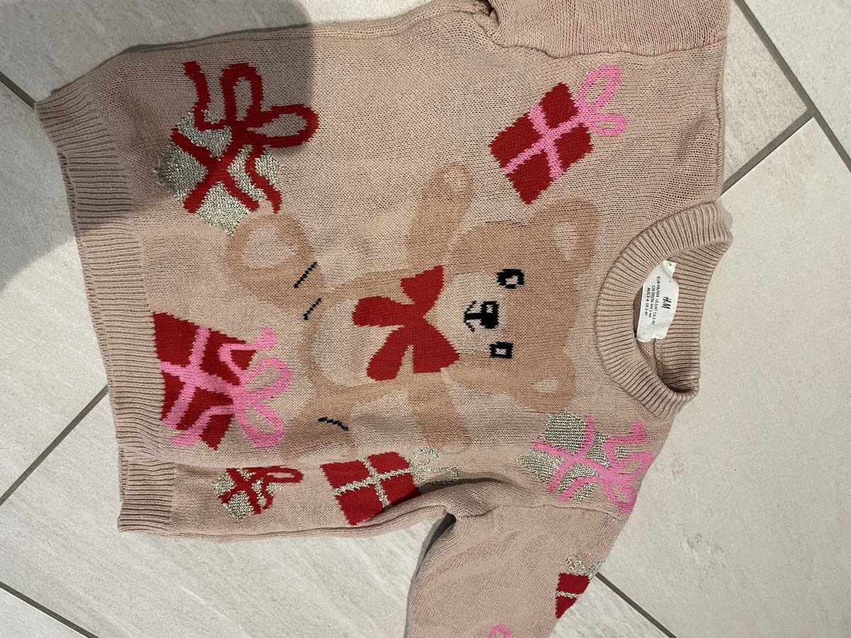 H&M Pullover & Sweatshirts: Weihnachtspullover 98/104 – Gebraucht aus Ennetbaden von Mentos07 1