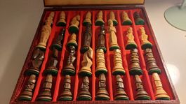 Antikes Schachspiel aus Holz mit Originalverpackung! 