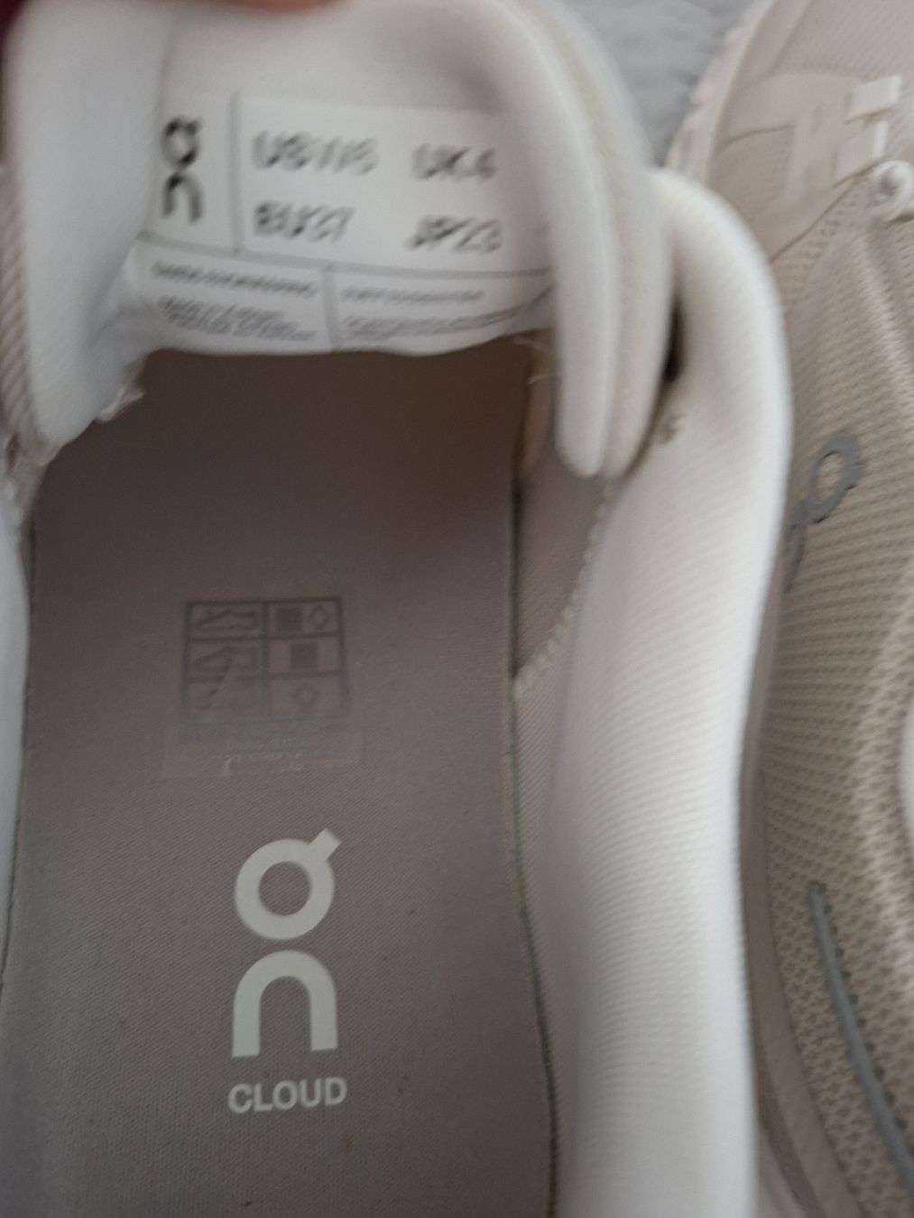 On Damenschuhe: Chaussures de course On Cloud taille 37 couleur beige  – Gebraucht aus Renens VD von ser_j2fn 4