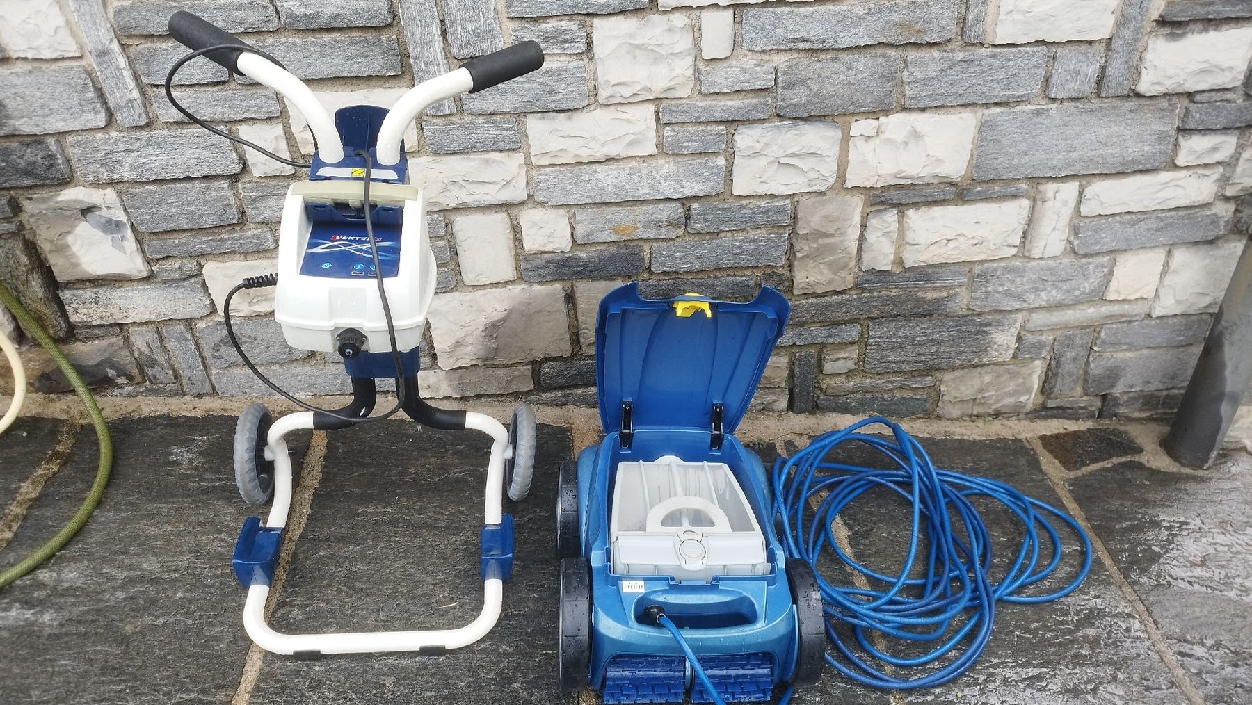 Accessoires de piscine: Robot pulitore Zodiac Vortex 3 completo di carrello – Défectueux à taverne par Pedro37