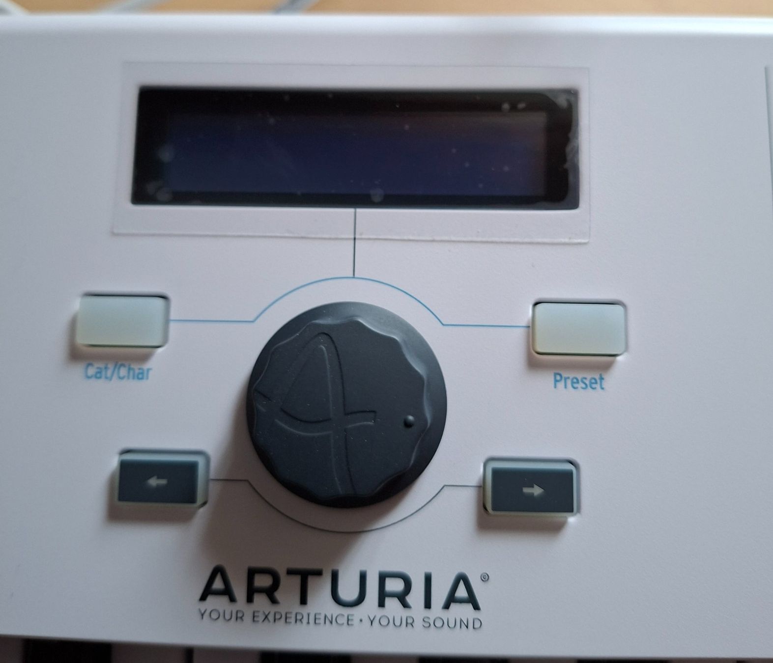Arturia Strumenti musicali: Arturia Keylab essential 61 MK1, white – Nuovo (secondo la descrizione) da Biberist venduto da Hope40 2