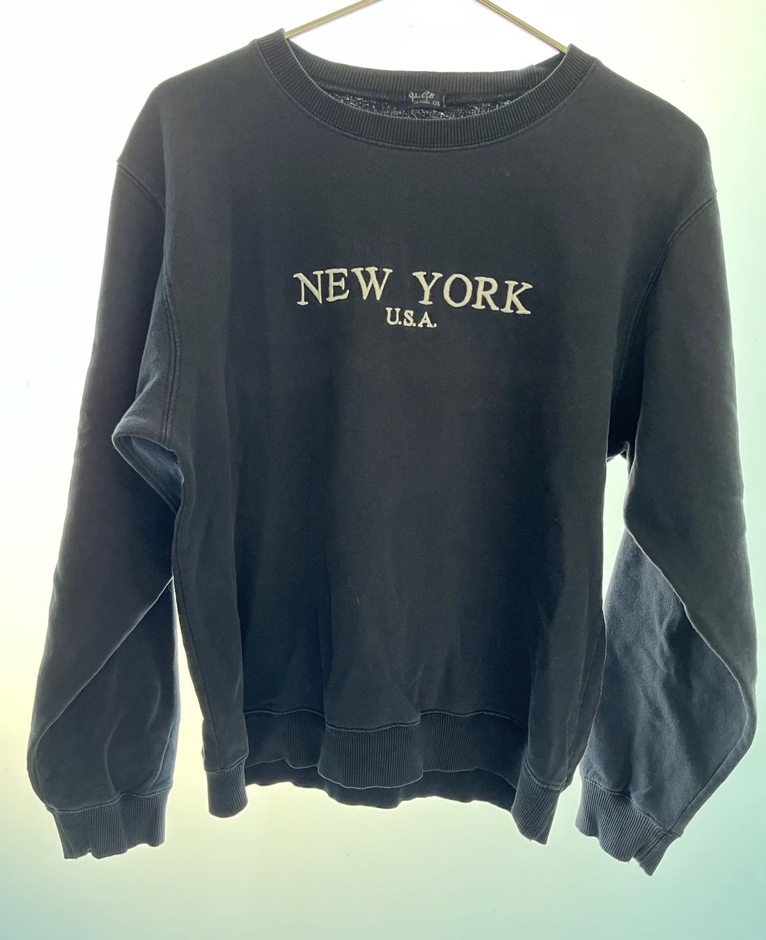 Brandy Melville Pullover & Sweatshirts: New York Sweatshirt, Brandy Melville – Gebraucht aus Zumikon von nata_sells 1