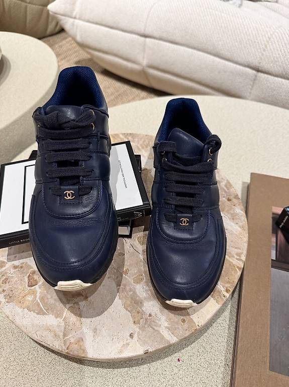 Chanel Scarpe da donna: CHANEL SNEAKER NAVY – Nuovo (secondo la descrizione) da Schwyz venduto da bofb 1