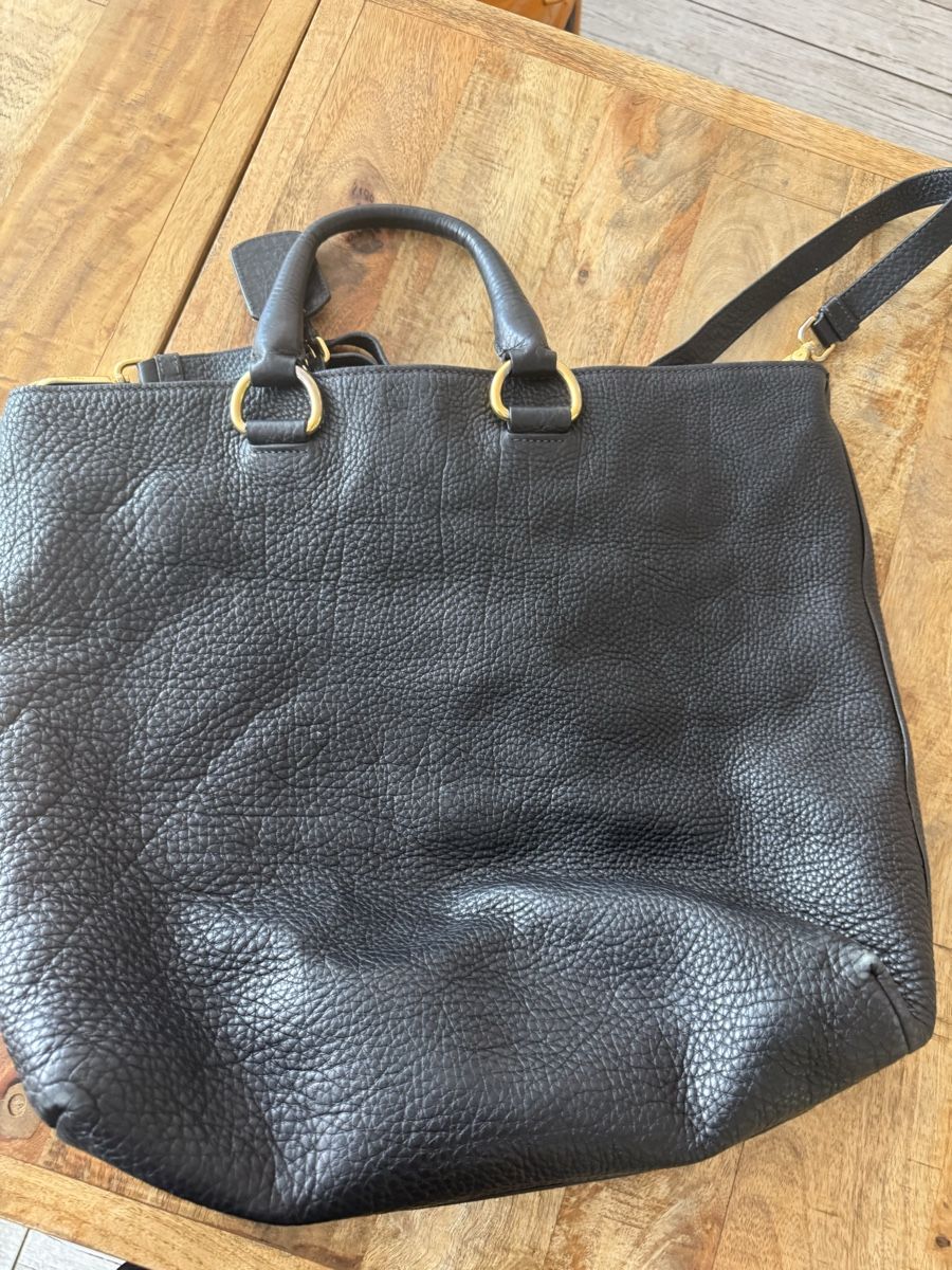 Prada Sacs femmes: Sac Prada cuir noir utilisé – D'occasion à Payerne par Maylin2018 3