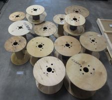 Kabeltrommel , Bobine , Leergebinde , Hocker , Tisch