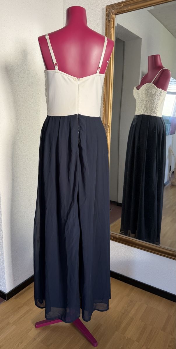 Vestiti: Elegantes Kleid – Usato da Niederuzwil venduto da Lisascloset 1