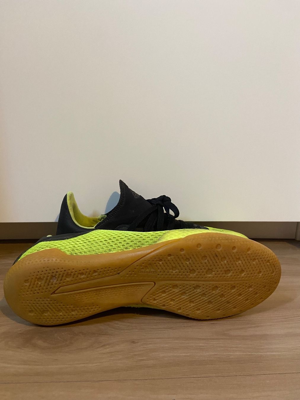 Adidas Scarpe da uomo: Chaussures de foot salle – Usato da Pomy venduto da Gtum 1