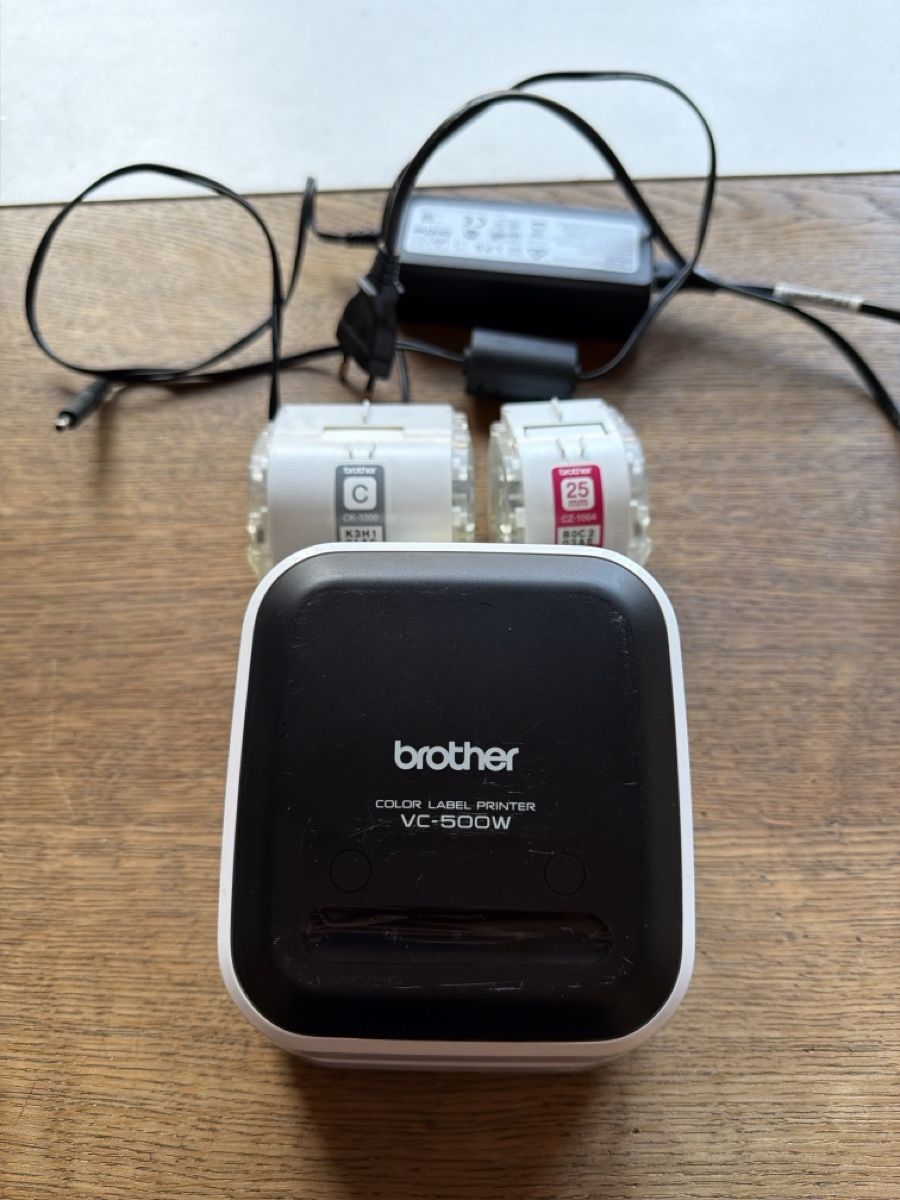 Brother Stampanti: Brother VC-500W Etikettendrucker – Usato da Zumikon venduto da robinhardi