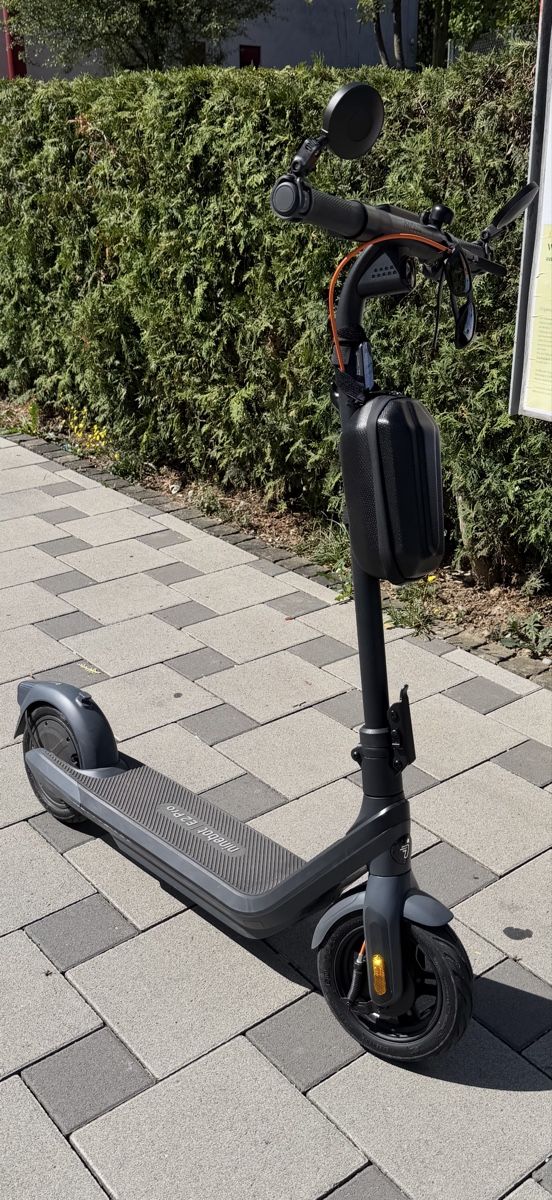 Scooter: Ninebot Segway E2 Pro D KickScooter – Usato da Spreitenbach venduto da maxtrade