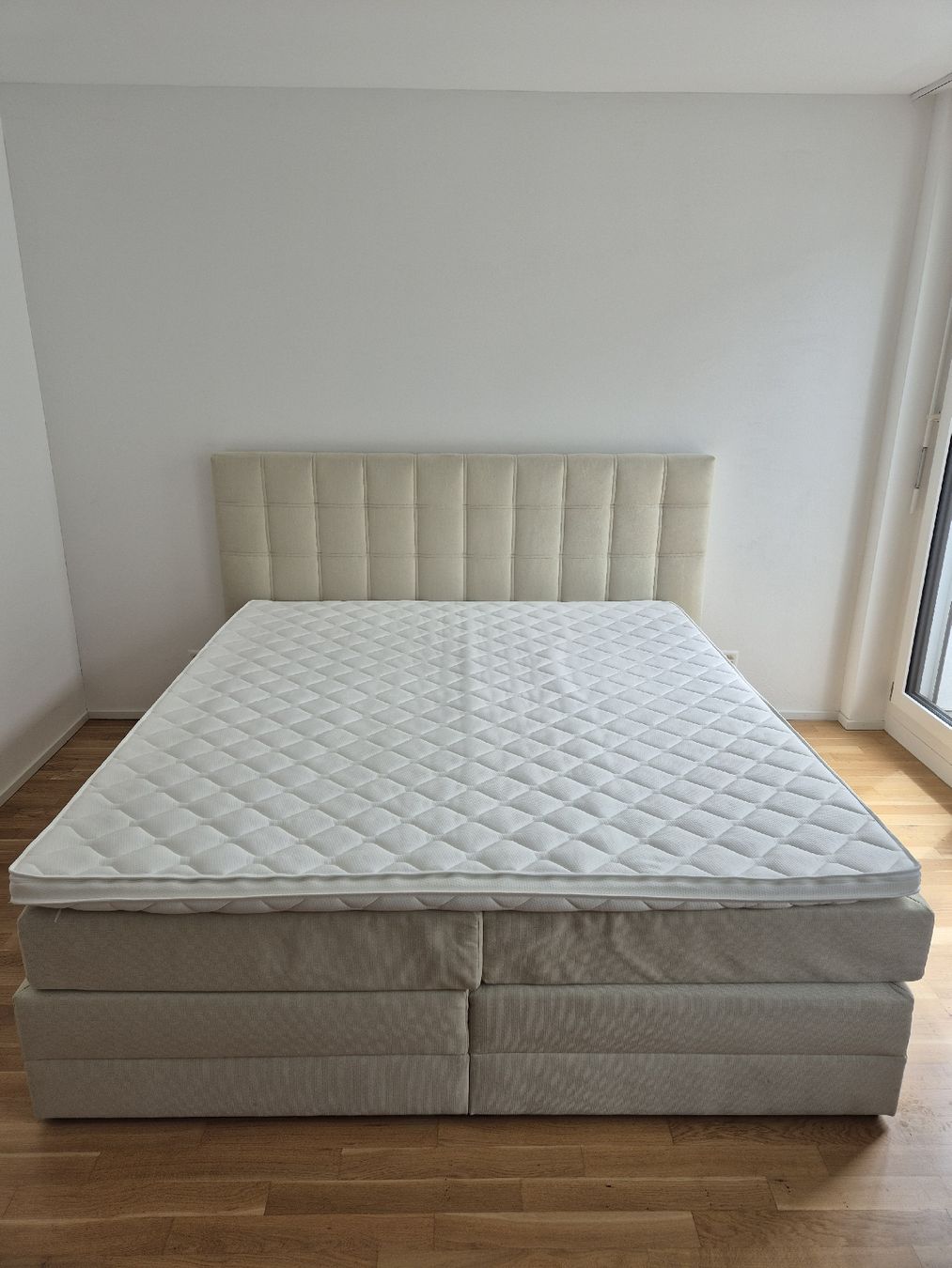 Letti: Neuwertiges Boxspringbett, Dalia, 180x200cm, – Nuovo (secondo la descrizione) da Solothurn venduto da Johnny_317