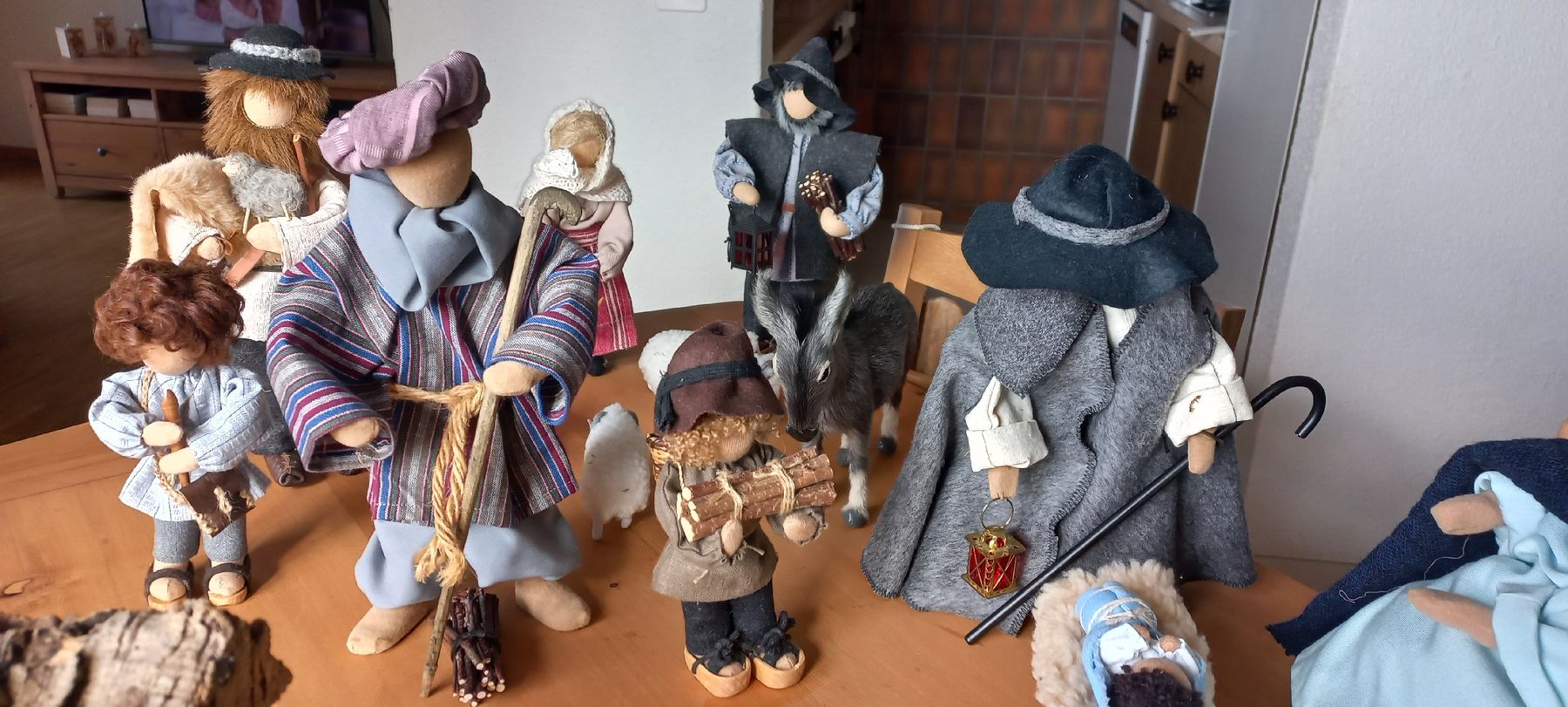 Toutes les décorations: Krippenfiguren, jede Figur ein Unikat – D'occasion à Hausen am Albis par Fahei 5