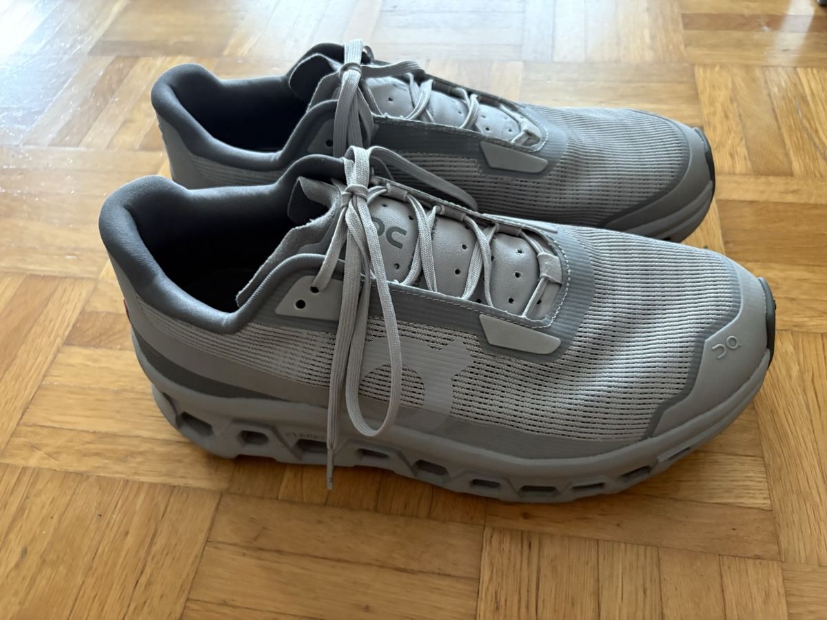 On Chaussures hommes: On Cloudmonster Void Gr. 42 – D'occasion à Windisch par mister_sp 1