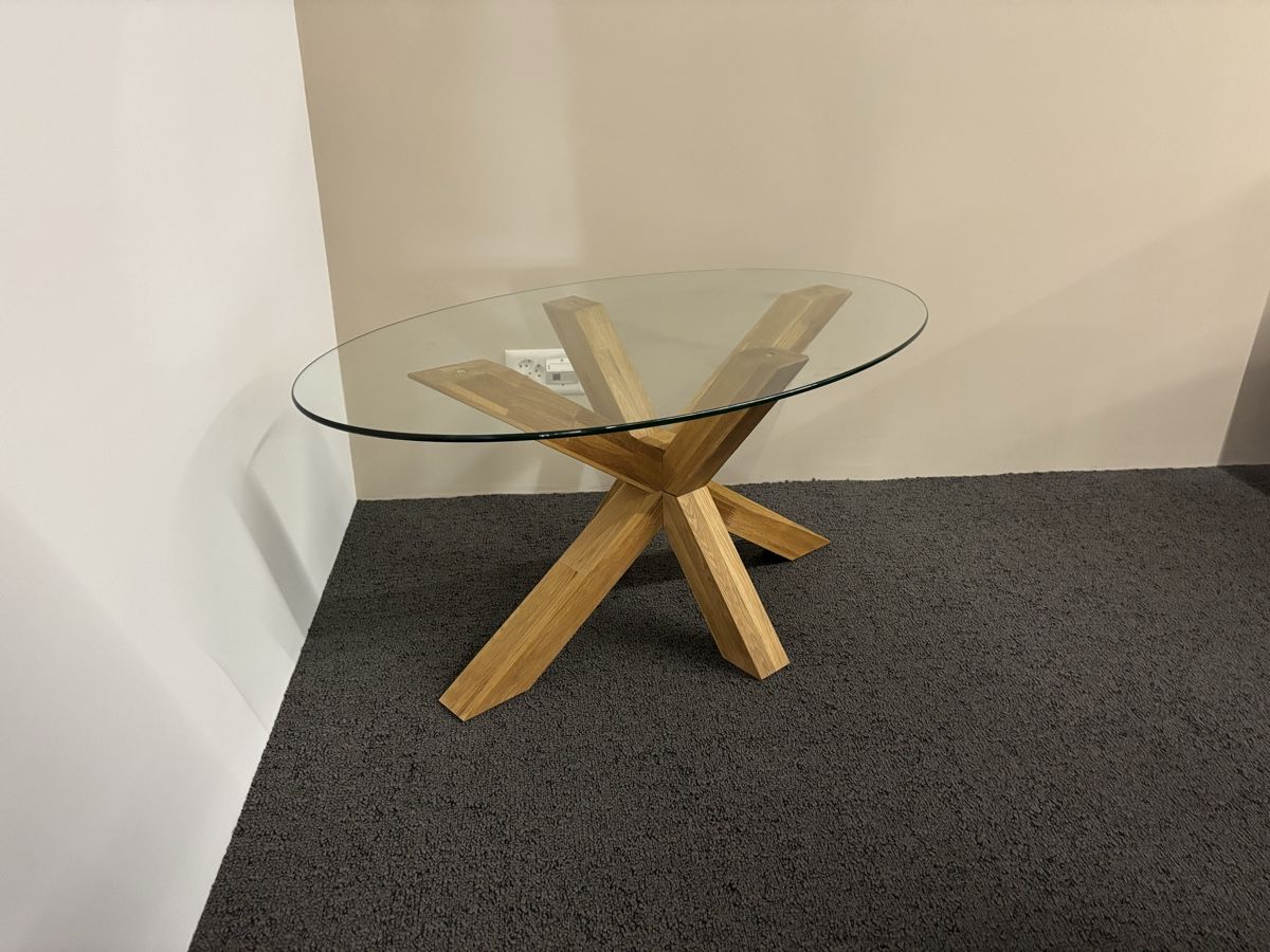 Tische: Couchtisch Glasplatte Holzgestell  – Gebraucht aus Rifferswil von hermyshermy