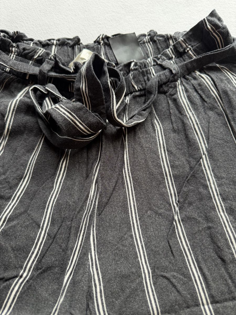 H&M Pantaloni: H&M Stoffhose / 40 – Usato da Kleinandelfingen venduto da lau_10 1