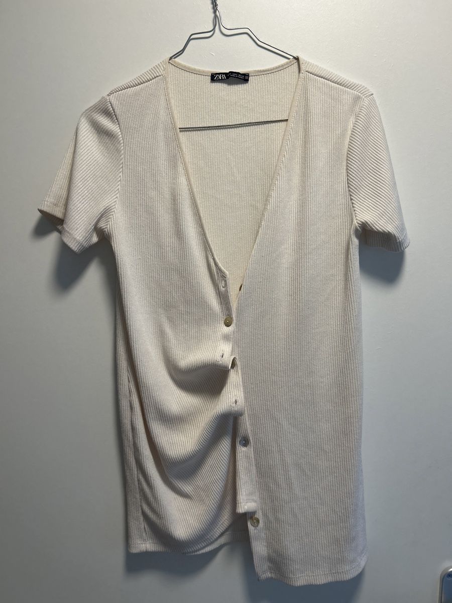 Zara T-shirt: Sexy Knit top Ribbed Button-Down Top – Nuovo (secondo la descrizione) da Zürich venduto da sel_tvq7