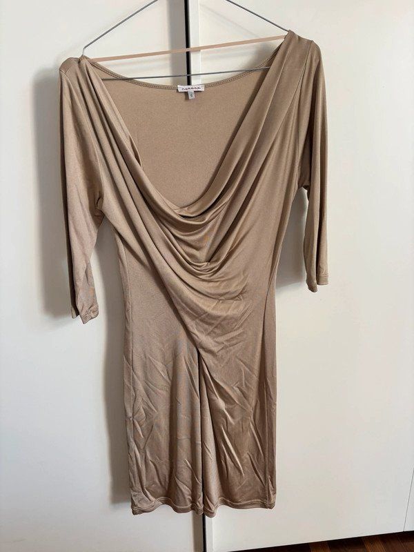 Robes: PAROSH Kleid – D'occasion à Thalwil par illesreka