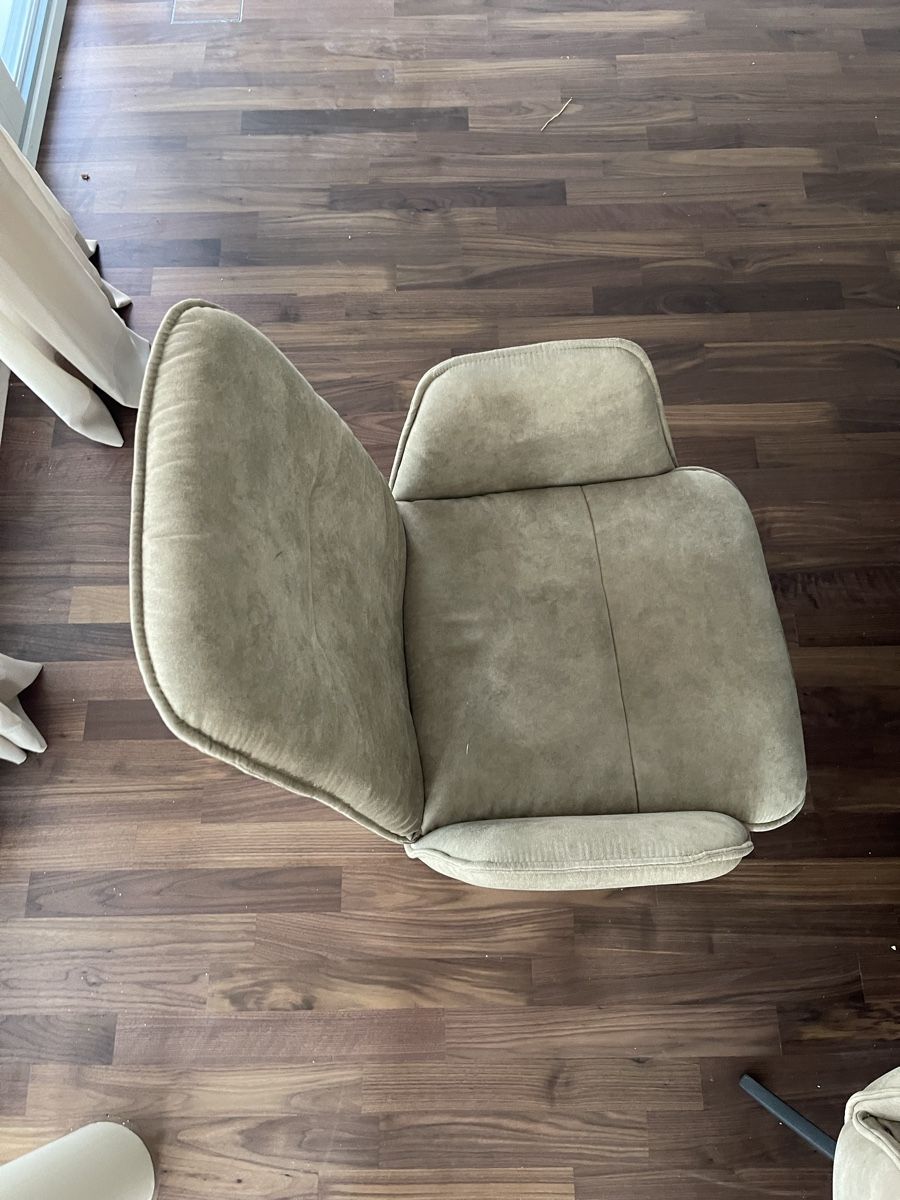 Stühle: 8 x Beige Suede dining chairs – Gebraucht aus Horgen von ish_8xyw 2