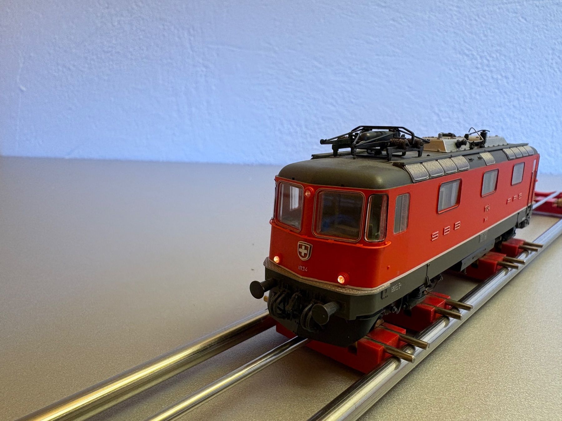 Roco Modelleisenbahnen: Roco Re 4/4 rot SBB digital – Gebraucht aus Stäfa von chris_c638 1