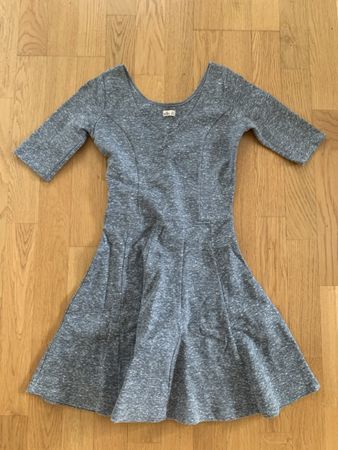 Graues Jerseykleid mit langen Ärmeln, Grösse S, Hollister