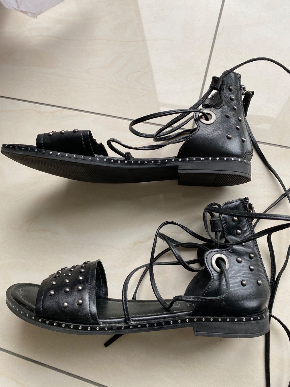 Scarpe da donna: Sandale, mit Nieten, 38 – Usato da Eiken venduto da jessycat01 2