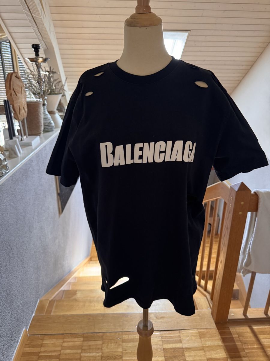 Balenciaga T-shirt: Balenciaga, neu gr L – Nuovo (secondo la descrizione) da rorschach venduto da Mona1609