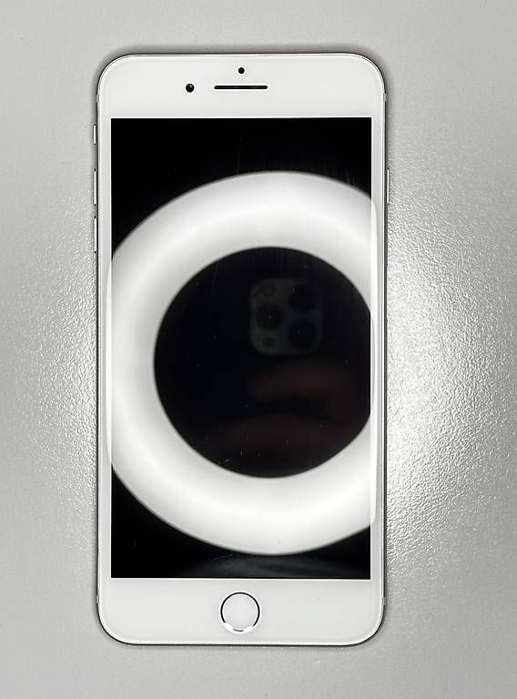 Apple Telefoni cellulari / Smartphones: iPhone 8 Plus Silber/Weiss – Difettoso da St. Gallen venduto da jxyo 1