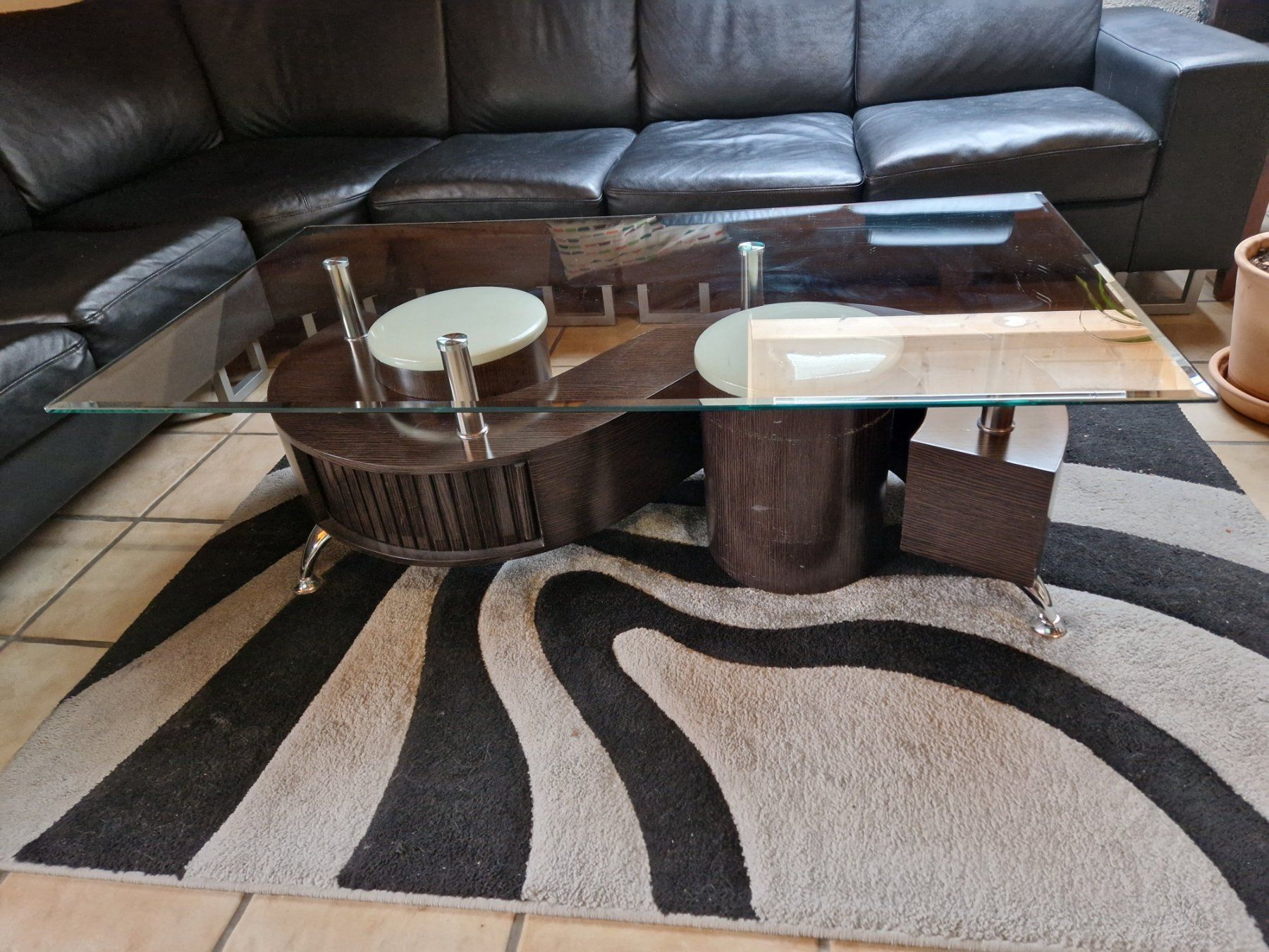 Tables: Design-Couchtisch mit Glasplatte – D'occasion à Weisslingen par Luigi_25