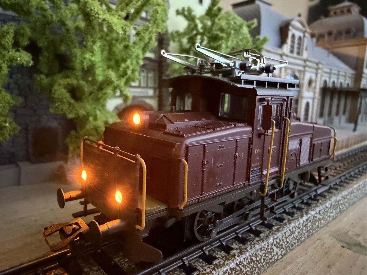 Märklin Modellini di ferrovie: Märklin 36331 SBB Ee 3/3 mfx digital – Usato da Lupsingen venduto da New-Haven