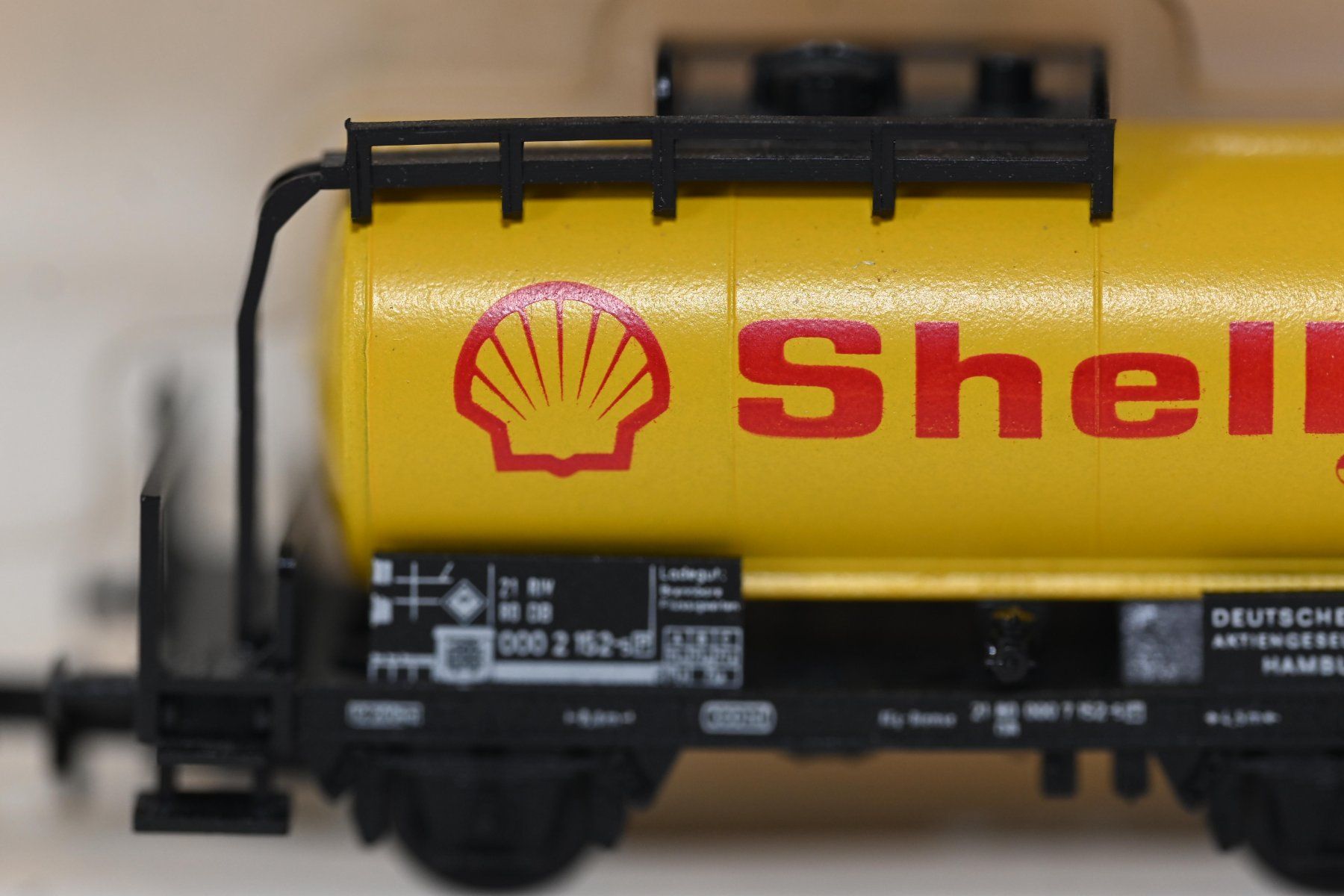 Trix Modellini di ferrovie: Minitrix Kesselwagen  Shell/Texaco Spur N mit OVP – Usato da Laupen ZH venduto da Zmoewe 3