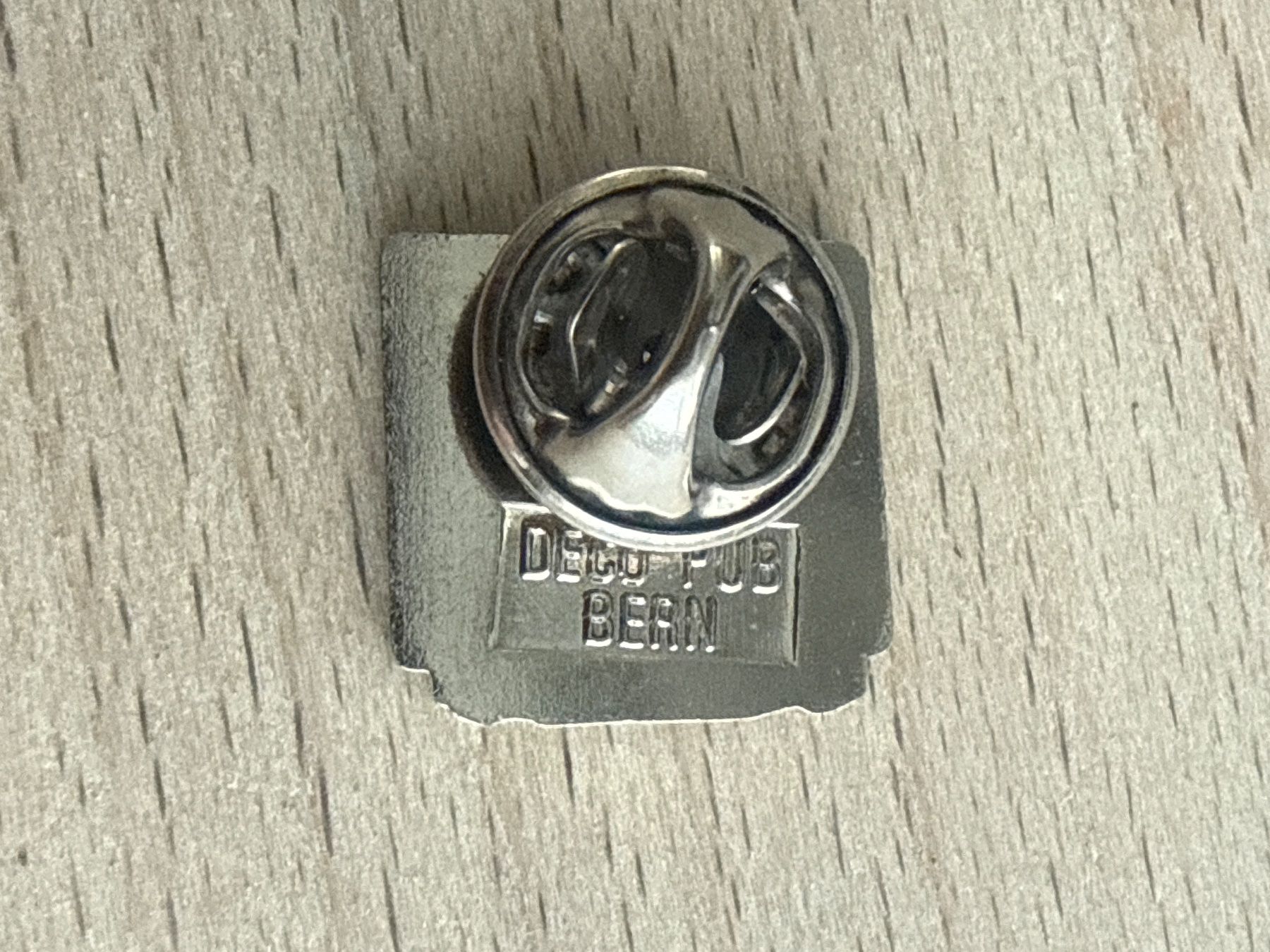 Placchette & Badge: Pin Grundig TXT – Usato da Glattbrugg venduto da Schweigmatt 1